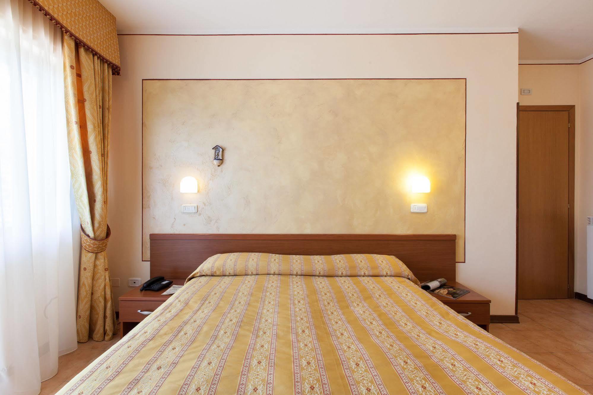 Hotel Fabbrini Abbadia San Salvator Zewnętrze zdjęcie