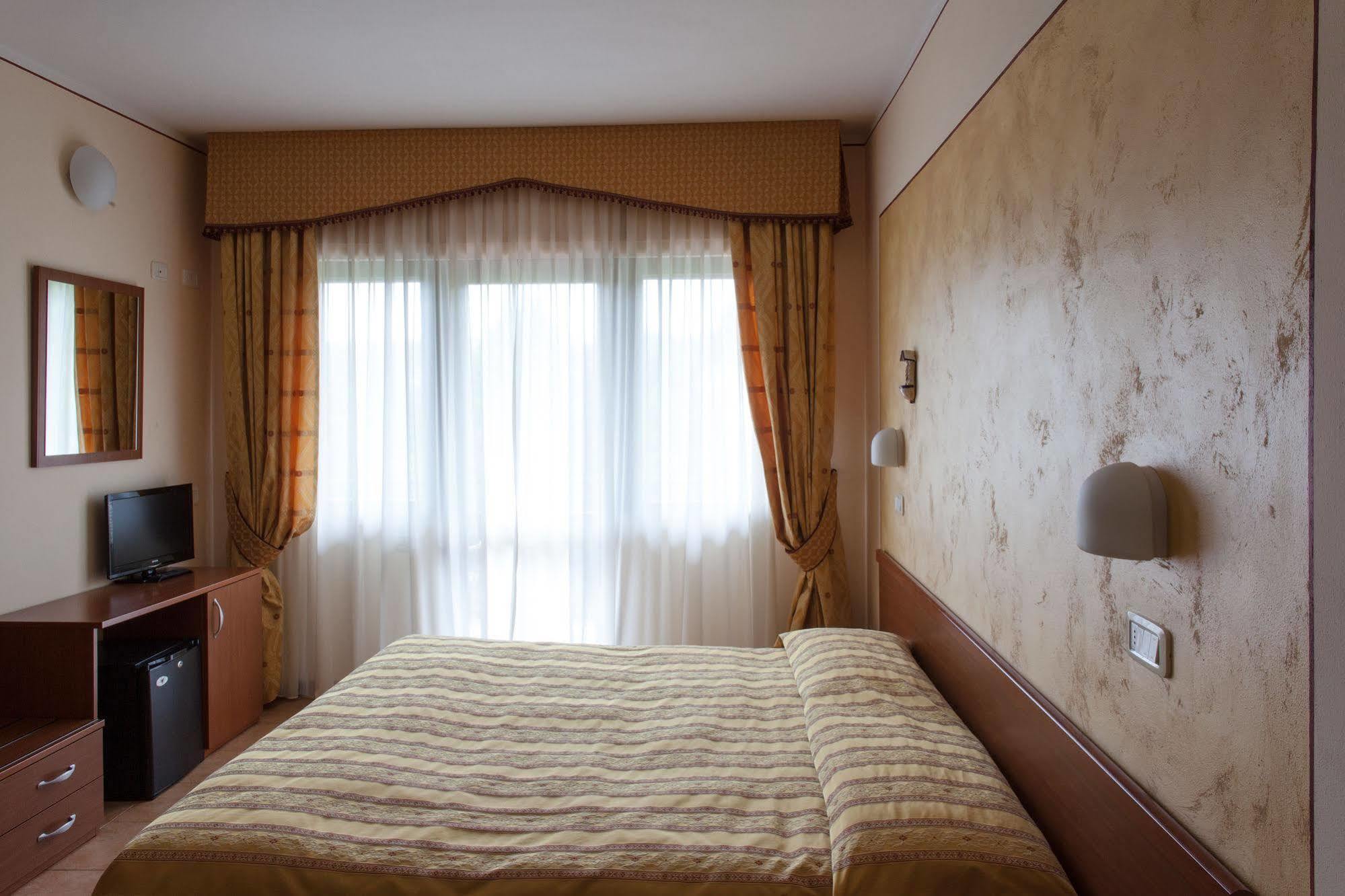 Hotel Fabbrini Abbadia San Salvator Zewnętrze zdjęcie